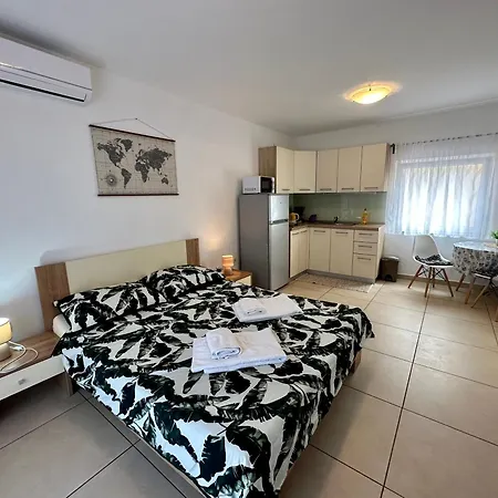 Easy Apartment *