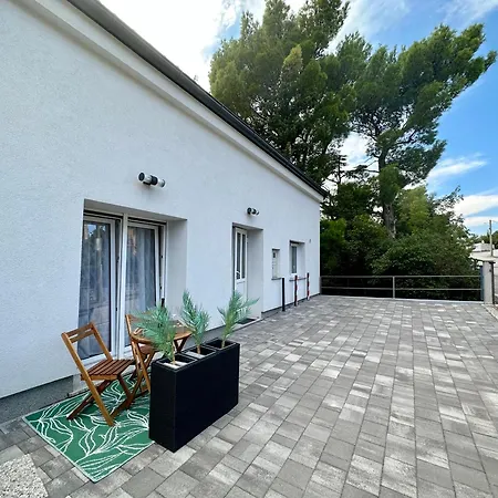 Easy Apartment