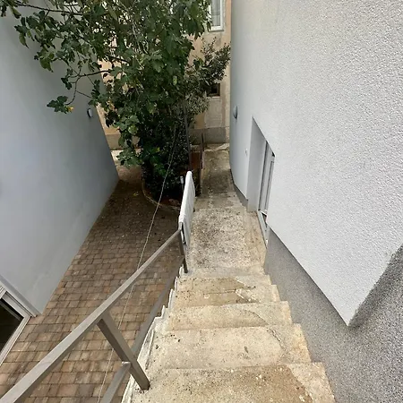 Easy Apartment