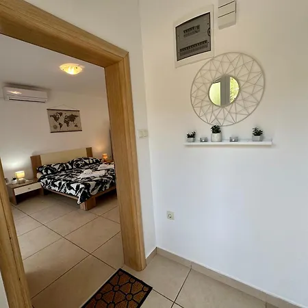 Easy Apartment *